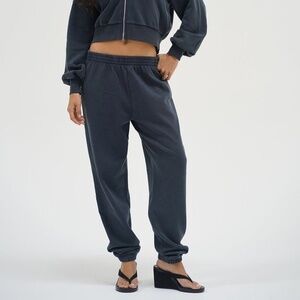 NWT LNA Aspyn Jogger Stone Washed Navy • S